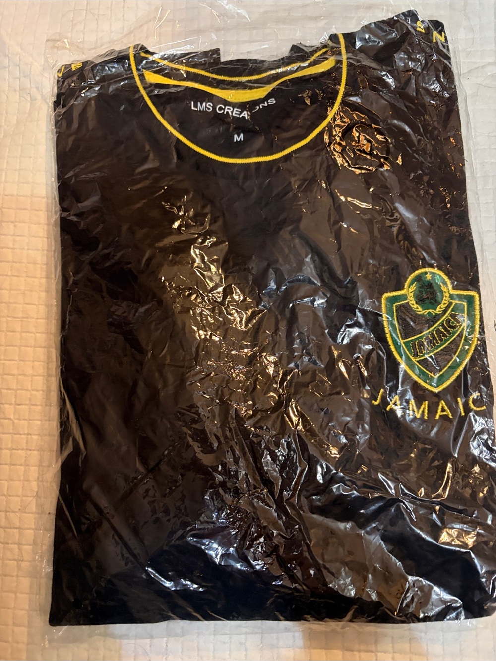 NWT Jamaica Crest T-Shirt - Black & Yellow Still in Packaging! Size M